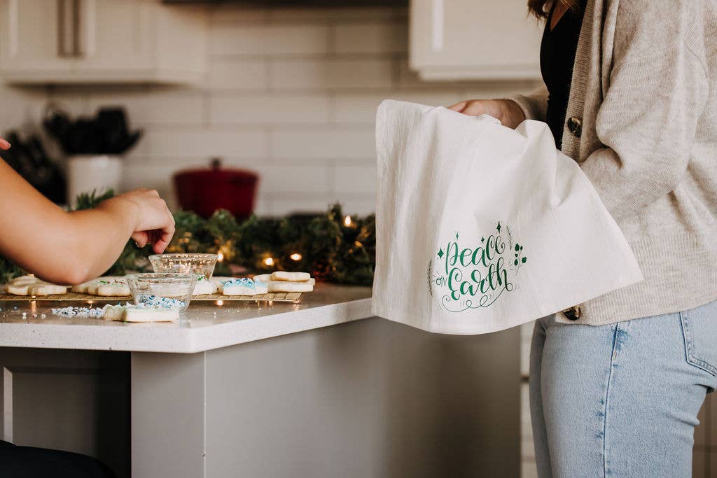 Kitchen Towel / Peace on Earth / Holiday / Dish Towel