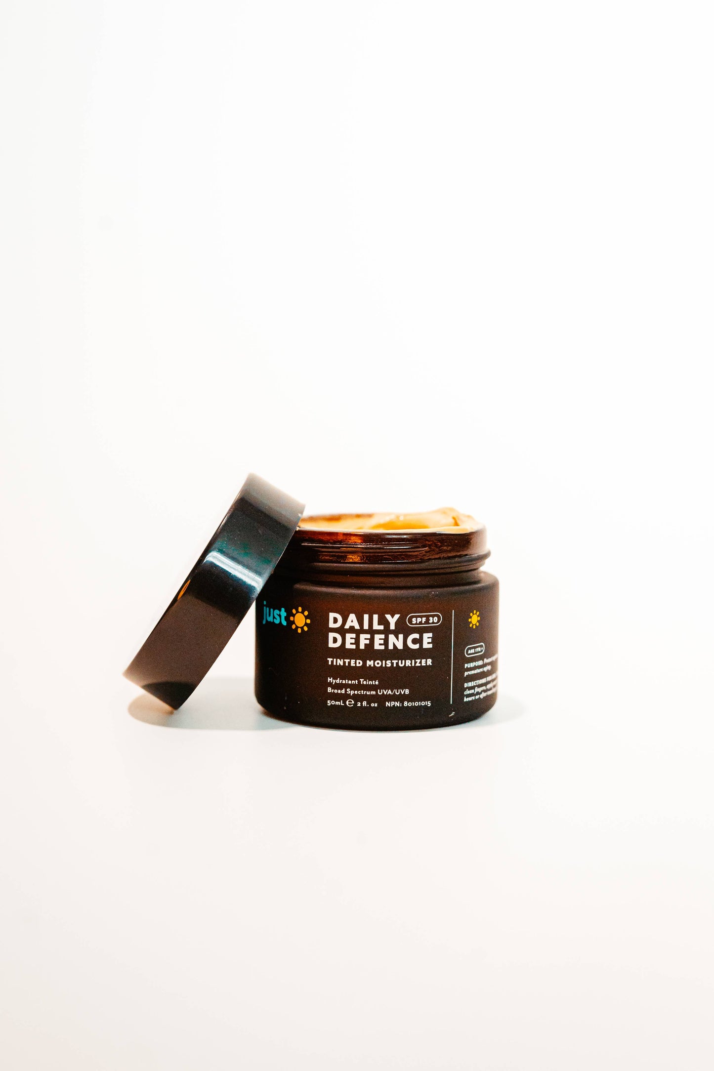 Daily Defence Tinted Moisturizer 30 SPF 50mL