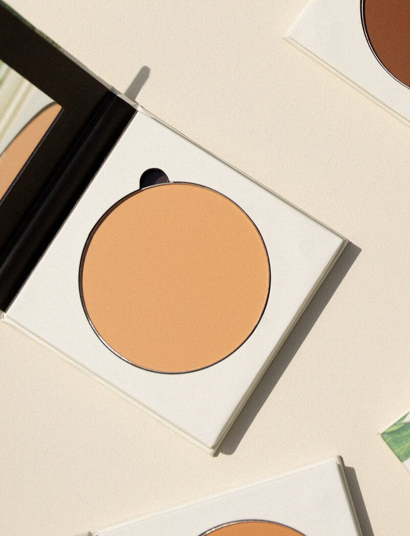 Pressed Sheer Matte Foundation - Light