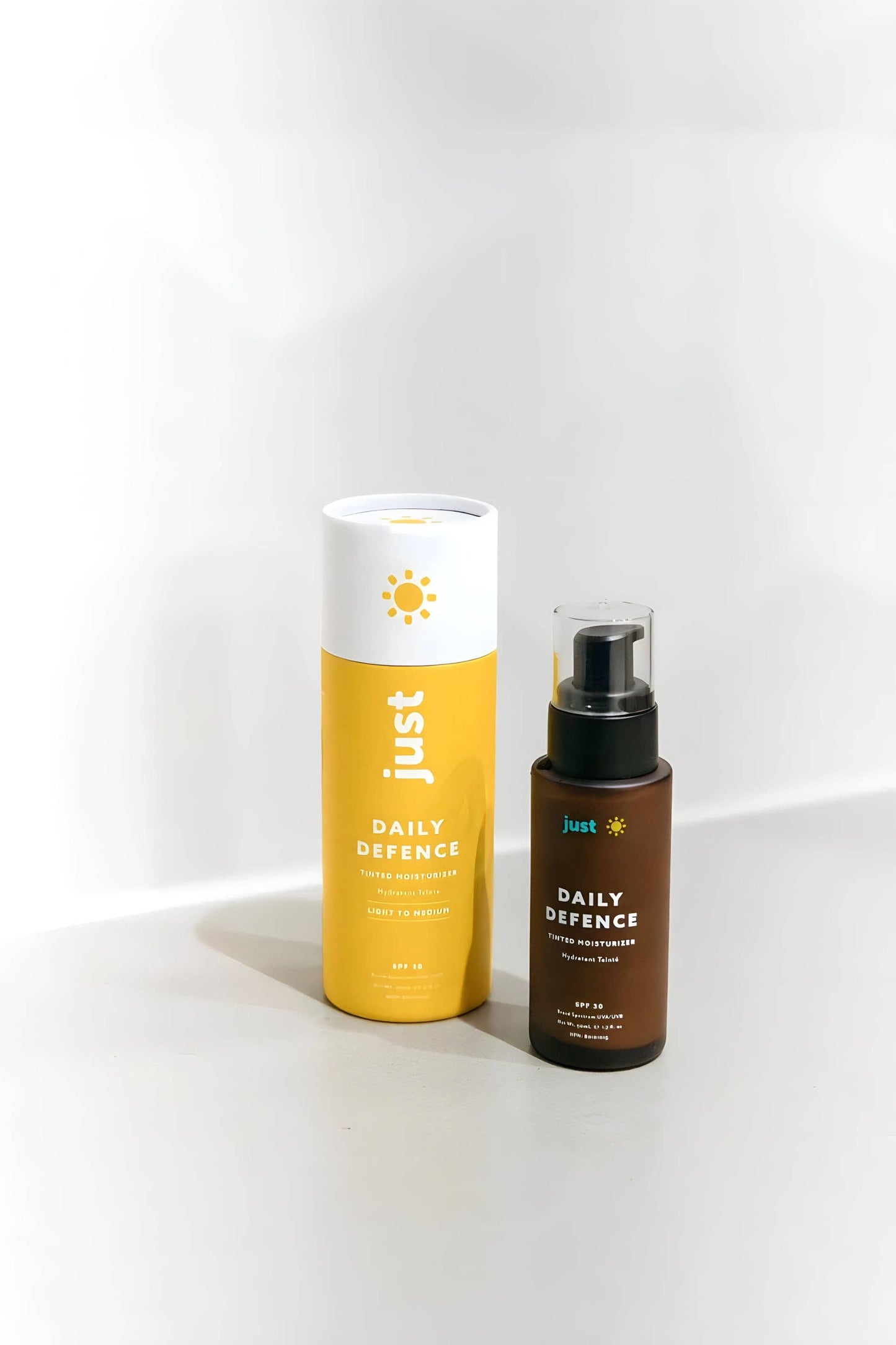 Daily Defence Tinted Moisturizer 30 SPF 50mL