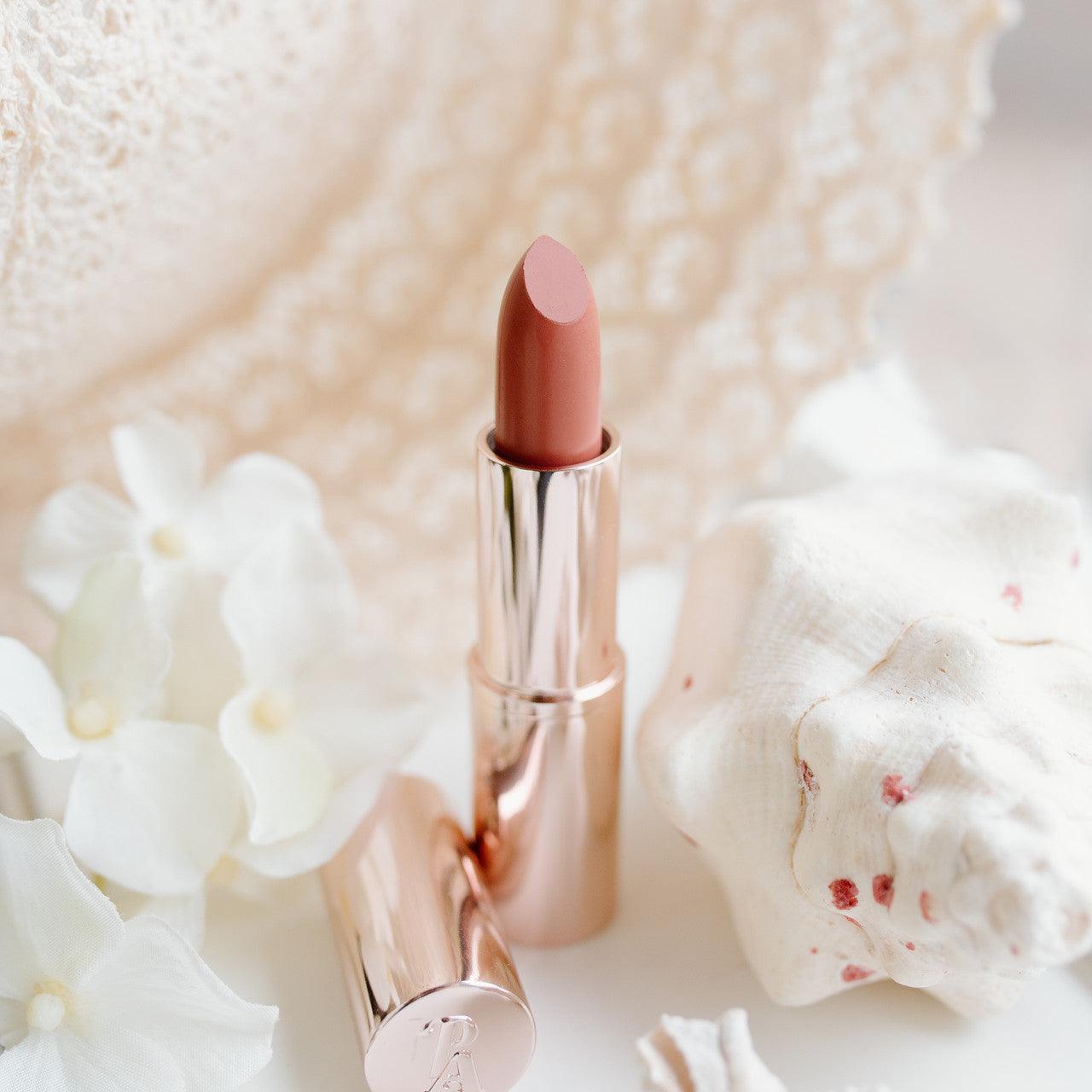 Lavish Natural Lipstick - Carefree (Matte)